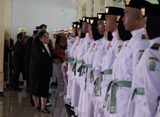 HUT Ke-81 RI, Bupati Gunungkidul Endah Subekti Kukuhkan 72 Paskibraka 