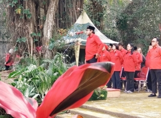 Banteng Jabar Gelar Upacara HUT ke-81 RI di Bandung Zoo, Gelontorkan Bantuan Operasional & Mobil Pakan Satwa