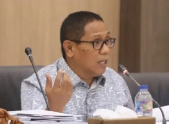 Stenly Tamo Dorong Pemkot Manado Perkuat Armada Pengangkut Sampah