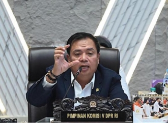 Lasarus Usulkan Pemisahan Kapal Penumpang dengan Kapal Pengangkut Barang Atau Truk