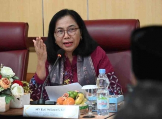 DPR Minta Pemerintah Keluarkan Anggaran MBG dari Pos Pendidikan di 2027