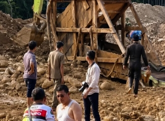 Bupati Muratara Devi Suhartoni Inspeksi Langsung ke Lokasi Pertambangan Emas Tanpa Izin 