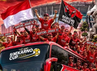 Kawal Final Soekarno Cup 2026, Rombongan DPC PDI Perjuangan Kota Depok Bertolak ke Surabaya