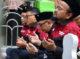 PDI Perjuangan Jawa Timur Ziarah ke Makam Para Pendiri dan Tokoh besar NU