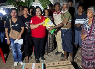 PDI Perjuangan Salurkan Bantuan Kebutuhan Dasar dan Soroti Layanan Kesehatan Korban Gempa di Sikka ​