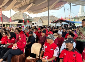 Devi Suhartoni Silaturahmi dengan Kader PDI Perjuangan di Kecamatan Pedamaran