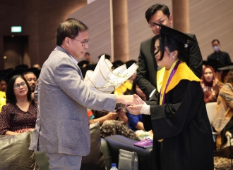 Buktikan KIP Kuliah Putus Rantai Kemiskinan, Anak Kepulauan Nias Jadi Lulusan Terbaik Politeknik MBP