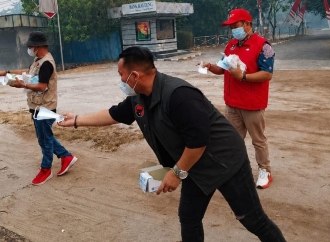 Karhutla, PDI Perjuangan Palangka Raya Bagikan Masker Gratis, Peduli Kesehatan Masyarakat