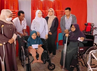 Gandeng Kemensos, Anggota DPR RI Ansari Salurkan 116 Alat Bantu Fisik untuk Disabilitas di Pamekasan
