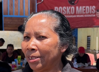 "Terima Kasih Ibu Megawati," Tangis Haru Warga Karot Tadong Sambut Bantuan Relawan PDI Perjuangan 
