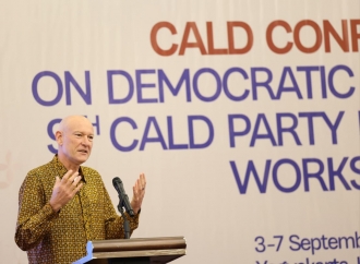 Direktur FNF Asia: Demokrasi Dalam Tekanan, dari Amerika Serikat, Jerman hingga Indonesia