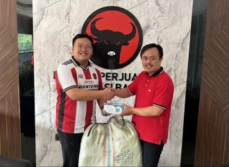 Banteng Banten Bersama Abraham Garuda Laksono Salurkan 5.000 Masker