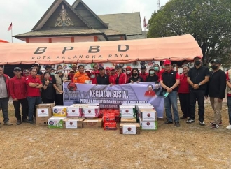DPD PDI Perjuangan Kalteng Salurkan Bantuan Logistik dan Masker untuk Petugas Penanganan Karhutla