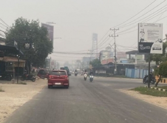 Kabut Asap Pekat di Singkawang, Tjhai Chui Mie Wajibkan Pakai Masker Saat Keluar Rumah 