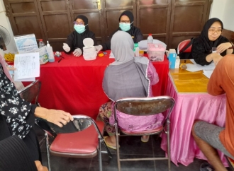 Gelar Dapur Marhaen di Muarareja, DPC PDI Perjuangan Tegal Serbu Kebutuhan Pangan & Kesehatan Warga