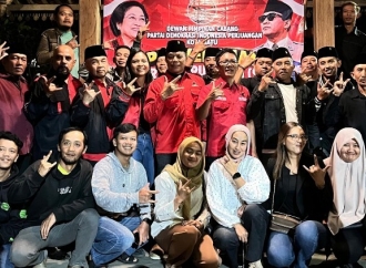 DPC PDI Perjuangan Kota Batu Road Show Serahkan SK ke Ranting
