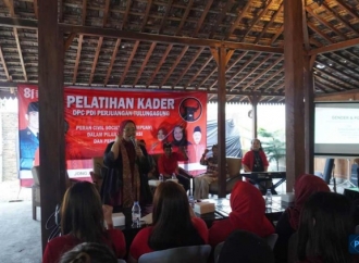 PDI Perjuangan Tulungagung Gembleng Kader Perempuan Akar Rumput & Gen Z lewat Pelatihan Politik