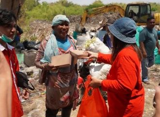 Tanggap Asap Kebakaran TPA Putri Cempo, PDI Perjuangan Solo Buka Dapur Umum dan Pengobatan Gratis