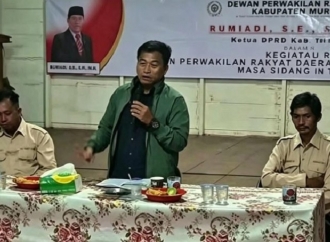 Reses, Rumiadi Serap Aspirasi Warga Hingan Tokung Soal Jalan Hingga Air Bersih