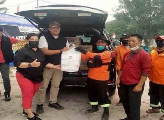 Banteng Palangka Raya Serahkan Bantuan Ke Relawan Tim Serbu Api Kelurahan & Masyarakat Peduli Api