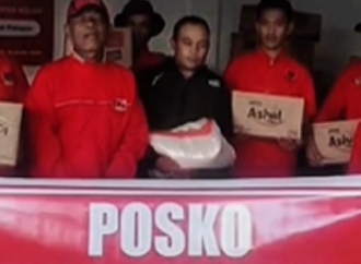 Banteng Kabupaten Solok Bersama Baguna DPP PDI Perjuangan Bantu Warga Terdampak Banjir Bandang