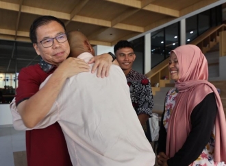 Sebungkus Tape Perantara Doa: Pertemukan Rizal dengan dr. Sofyan Tan