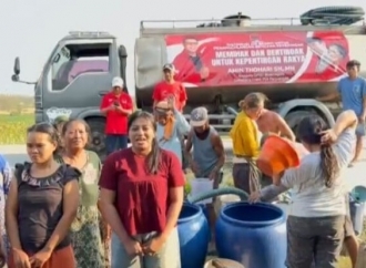 DPC Bojonegoro Berduka untuk Mas Guruh, Kirim Air Bersih ke 7 Desa Terdampak Kekeringan