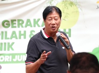 PDI Perjuangan DKI Jakarta Serahkan Bantuan Toren Air dan Mesin Pencacah Sampah untuk Warga Pondok Kelapa