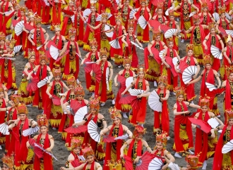 Bupati Ipuk Hadirkan Pertama Kali Gandrung Sewu di Malam Hari