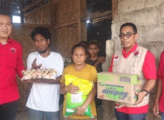 Duka Gempa Sumba Barat Daya, PDI Perjuangan NTT Salurkan Bantuan Sembako untuk Warga Terdampak