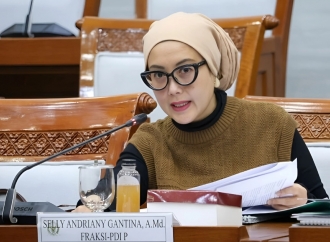 Selly Ingatkan Karhutla Meluas, Perlindungan Warga, Flora dan Fauna Tak Boleh Tersandera Status Bencana