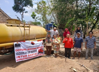 Atasi Kekeringan di Gunungkidul, DPD PDI Perjuangan DIY Salurkan 25 Tangki Air Bersih dan Desak Intervensi Pusat