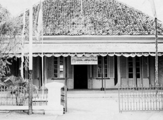 Dari Rumah Kos ke Panggung Sejarah: Indonesische Clubgebouw dan Pelajaran Perubahan bagi Gen Z