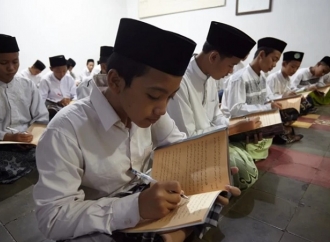 Santri Diminta Kuasai Iptek dan Teknologi Serta Bijak Menggunakan Medsos
