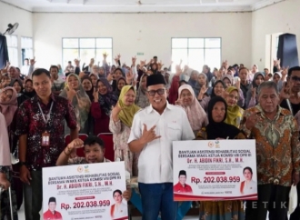 Abidin Fikri Salurkan Alat Bantu Disabilitas Kepada 99 Warga Bojonegoro dan Tuban