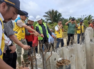 Lasarus Sesalkan Penanganan Longsor di Tebing Sungai Kapuas yang Pakai Anggaran Negara Saat Ini Sudah Hancur