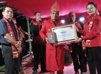 Karolin Harap Dua Organisasi Budaya Dayak PBRTB dan MMBB Semakin Solid, Kompak, dan Besar