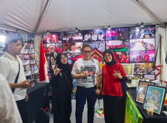Sekjen PDI Perjuangan Hasto Kristiyanto Tinjau Sejumlah Booth Merah Muda Fest 2026