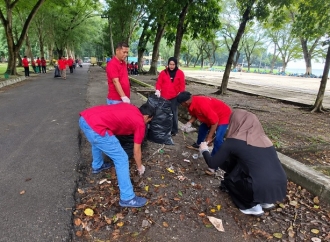 Merah Muda Fest, PDI Perjuangan Langkat Gelar Gotong Royong Bersihkan Lingkungan Stabat