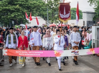 Merah Muda Berkebudayaan & Partisipatif: Dari Akar Tradisi ke Ruang Demokrasi
