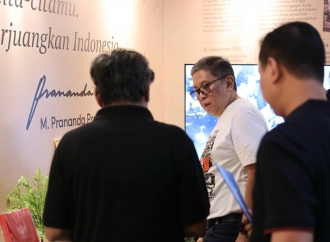 Hasto Tinjau Booth Peserta Merah Muda Fest