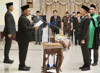 Lantik Pj Sekda Baru, Bupati Gresik Koordinasi Antar-OPD Semakin Kuat