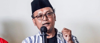 https://img.gesuri.id/crop/350x150/content/2024/09/13/194877/guntur-romli-oknum-penggugat-megawati-soekarnoputri-diduga-kader-golkar-JY4hlaBtE5.jpg