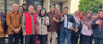 https://img.gesuri.id/crop/350x150/content/2025/05/28/213529/pdi-perjuangan-hadirkan-saksi-ahli-pemecatan-sah-karena-hamzah-nasyah-langgar-ad-art-partai-8VbRaftjWf.jpg