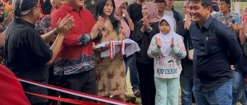 https://img.gesuri.id/crop/350x150/content/2025/07/07/216959/abraham-kolaborasi-dengan-bonnie-wujudkan-cita-cita-bung-karno-melalui-program-sahabat-sehat-pintar-wCIM3w2pP0.jpg