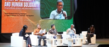 https://img.gesuri.id/crop/350x150/content/2026/02/16/240971/rocky-gerung-di-public-lecture-jogja-saya-percaya-jogja-takkan-jadi-kandang-gajah-Hrr8wkNLtr.jpeg
