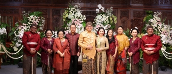 https://img.gesuri.id/crop/350x150/content/2026/05/23/247341/dihadiri-megawati-dan-sri-sultan-hb-x-resepsi-pernikahan-putra-sekjen-pdi-perjuangan-hasto-kristiyanto-berlangsung-hangat-Tl68gJpUZD.jpeg