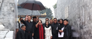 https://img.gesuri.id/crop/350x150/content/2026/06/14/248735/megawati-ziarah-ke-makam-bung-karno-di-tengah-bulan-bung-karno-2026-CVNe9hHken.jpeg