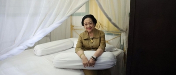https://img.gesuri.id/crop/350x150/content/2026/08/07/253125/bung-karno-bangga-terhadap-kebiasaan-masyarakat-indonesia-menggunakan-guling-HtkXXTnSbO.jpg