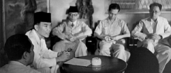 https://img.gesuri.id/crop/350x150/content/2026/08/16/253931/16-agustus-1945-bung-karno-seorang-pemimpin-bertindak-karena-kewajiban-kepada-rakyatnya-OUwxCMxCDU.jpg